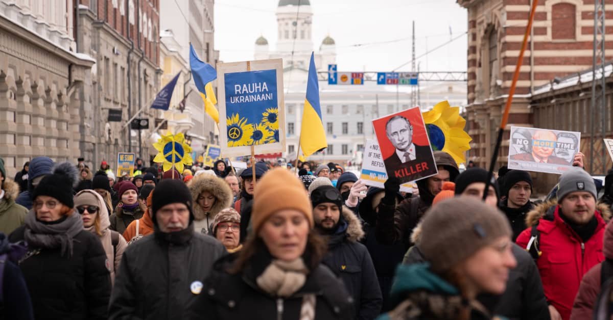 Andy Vermaut shares:1,000 march in Helsinki to demand peace in Ukraine: submitted by  /u/chippychipper444  
 [link] [comments] https://t.co/JTaMcxYfa0 Thank you! https://t.co/EMmxupIfhX