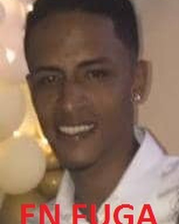 InforTvenezuela's tweet photo. Se busca este sujeto que anda en fuga.
Es uno de los implicados en el secuestro de padre e hija recientemente en Caricuao,Caracas.
Por este caso fueron detenidos 2 sujetos.
Enyert Josuet Martínez,vecino de la víctima y encargado de vigilar sus movimientos es quien esta en fuga. https://t.co/rSVTvoVJXq