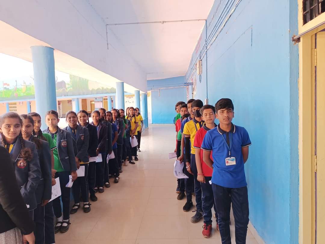sageskusmi's tweet photo. As per the instructions of the district administration, on 23 February 2023, every student's Ayushman card was made by organizing a camp in the SAGES Kusmi.

@BalrampurDist https://t.co/hCS44opMvo