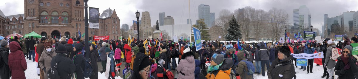 Great to see the hundreds & hundreds of people out in the cold & snow at Queen's Park today speaking up against Bill 23, the Greenbelt attacks & other absurd actions by Doug Ford putting the profits of a few ahead of the greater public good & future of our children.

#stopbill23