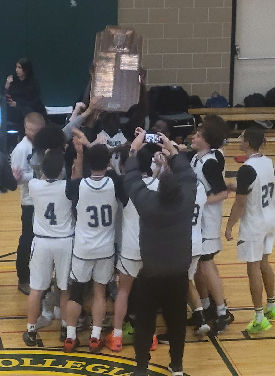 St_Marys_Kitch's tweet photo. Our Senior Boys Basketball team is OFSAA bound! D8 and CWOSSA champs! Congratulations on a great win tonight! https://t.co/5OHYEX7D3l