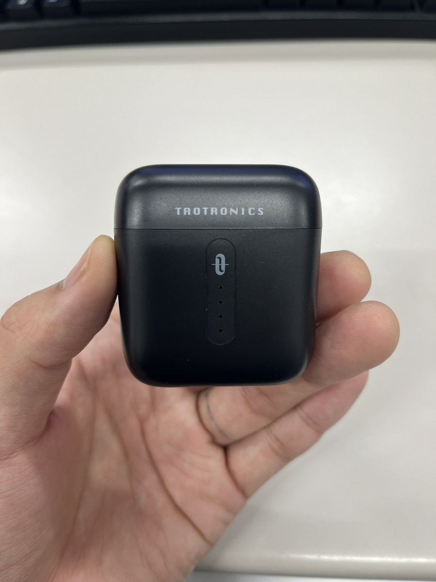 好きです、買いました。

驚きの安さ、3480円の完全ワイヤレスイヤホンです。駆動時間は約5時間ですが5分の充電で約1時間駆動と使いやすい。低遅延ゲームモードも搭載。サウンドは圧倒的に低音、スッキリ系ではなくコッテリ系。

#TaoTronics
SoundLiberty1113
e-earphone.jp/products/detai…