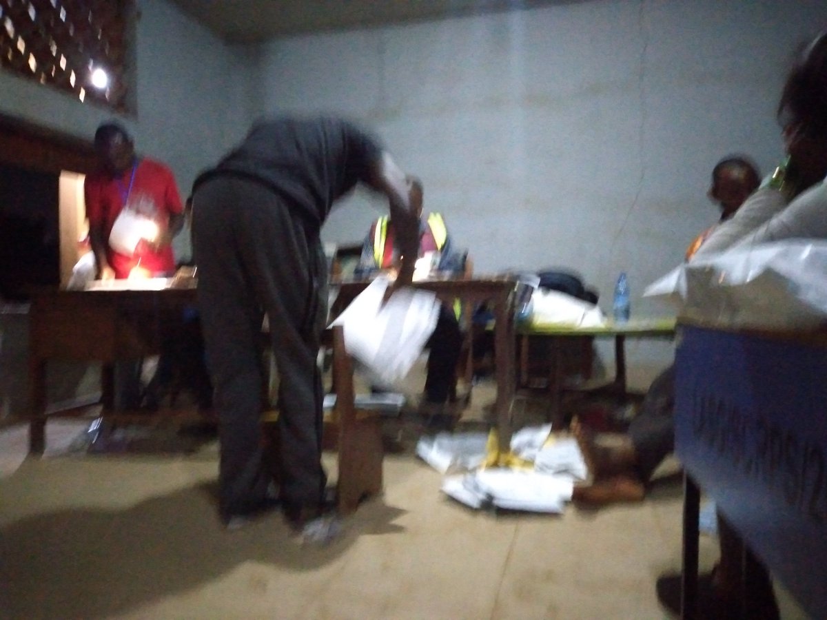 kingice0001's tweet photo. At 3:00 Am, I'm still at the WARD collation Center at Tokunbo Ali Primary School...

Fully woke, LP...... 
#NigeriaElections2023 
#IkejaResults 
#NigeriaDecides2023 https://t.co/uDGugC4obM