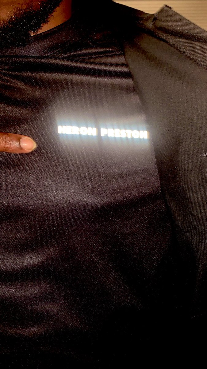 CS_BLACKK's tweet image. Used To Be The Loudest Nikka Ina Room Till I Looked In My Pockets🥹 Now Days I Don’t Really Talk Much🤫🤑🤧 #BIG25🎉 #HowUuSlimeAhSlime🤔 #StopSnitching2023🫢 #DontTellOnMe🫢 #HeronPreston #Dickies #NikeBlazerMid77 #AhBankroll💰