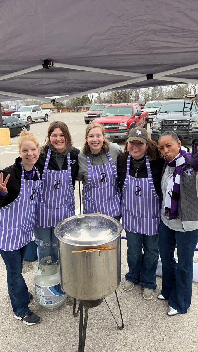 LathesTowns's tweet photo. Woke up this morning and enjoyed a full day with Students! Kicked off with @PlowboysTSU Chili Cook-off and flipped the switch and enjoyed meeting @TarletonWBB Alumni for the #ClassOf1974 to #ClassOf2022! #TarletonRespect #TarletonExcellence https://t.co/cz70FCYU2g