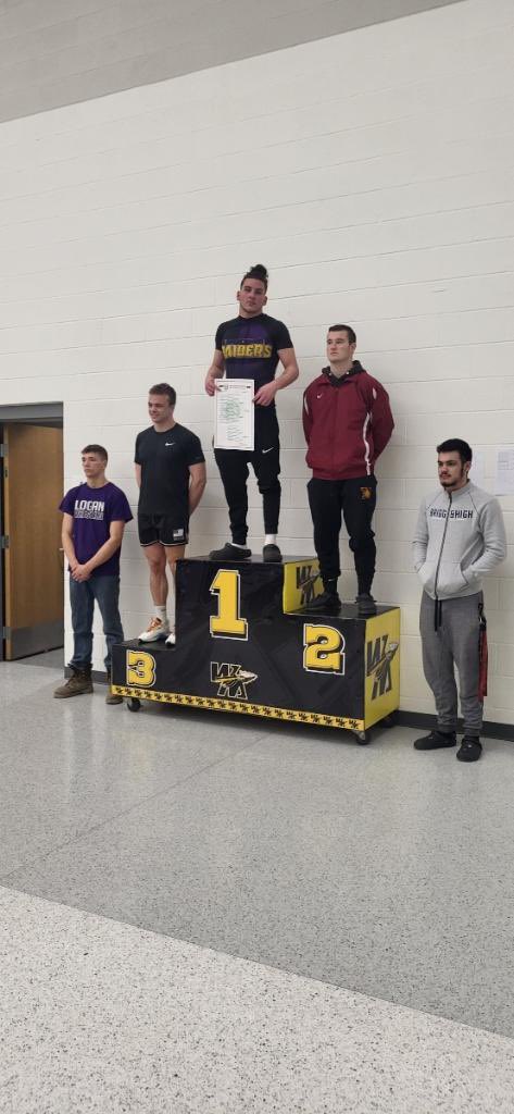 🔥Chris Karr - Sectional Champion🥇and District Qualifier 🟣🟡💪#HEA #ReynProud