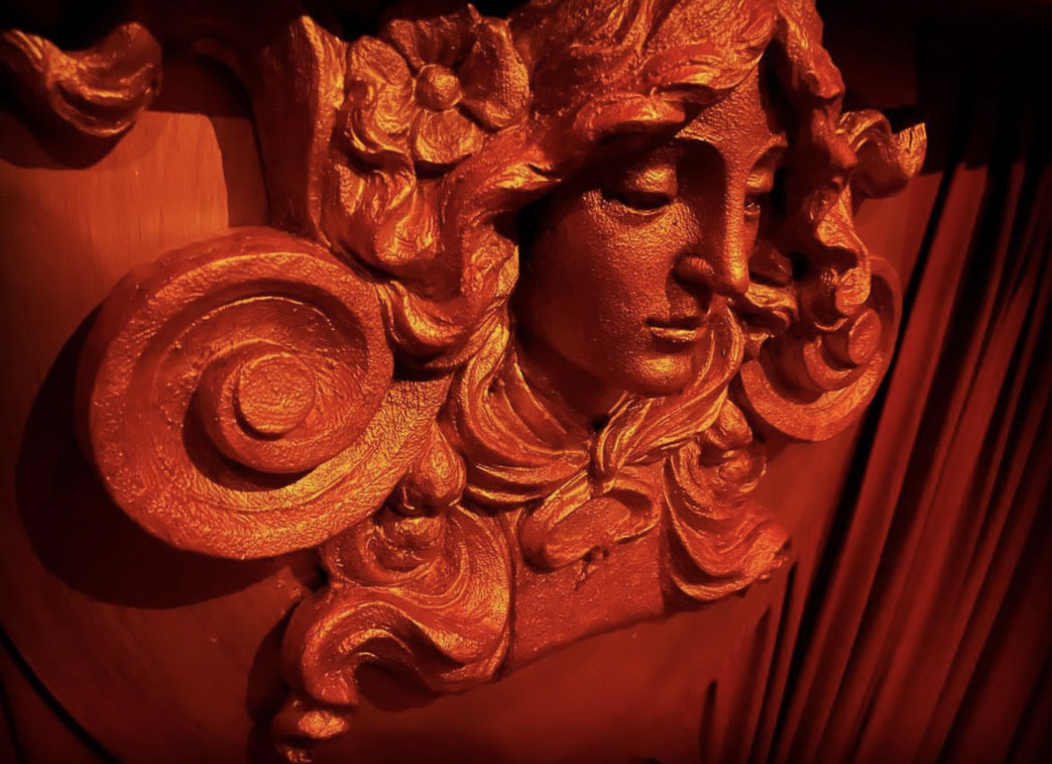 Those who don't believe in magic will never find it." - Roald Dahl

kip.reynolds.3 performing at lost Spirits Distillery! 

#lostspiritsdistillery #lostspirits #lostspiritsdistillerytour #lasvegas #lasvegasshow #distillery #magic #magicshow #area15 #area15lasvegas