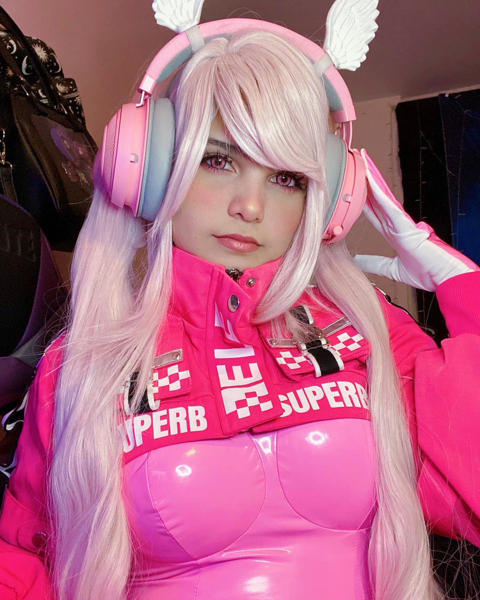 vulpixxen's tweet photo. My Alice Nikke Goddess of Victory cosplay 💗 https://t.co/yaztRfMULN