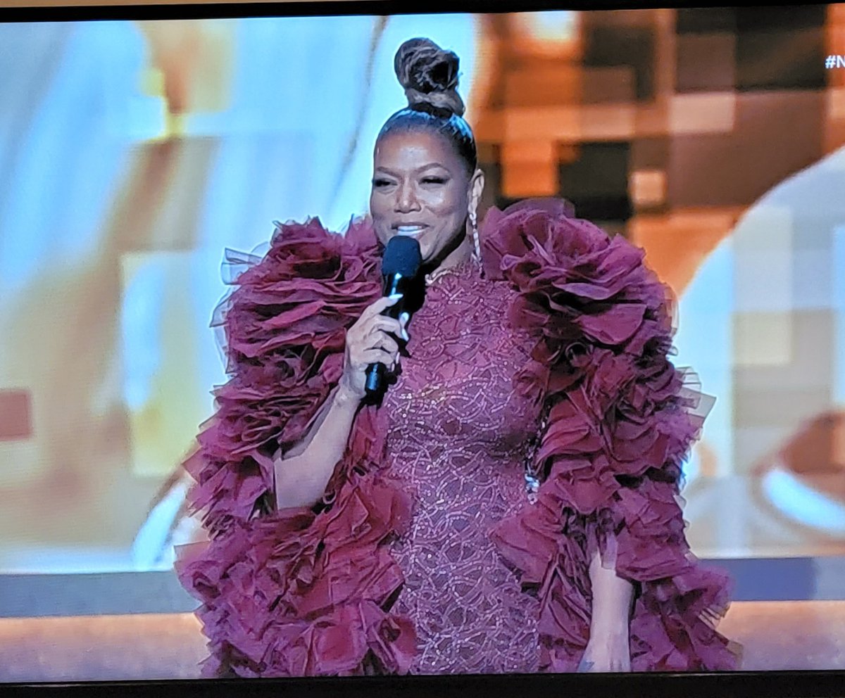 ExquisiteTina's tweet photo. Queeeeeen!!!! 😍😍😍#NAACPImageAwards https://t.co/tan0o08C4L
