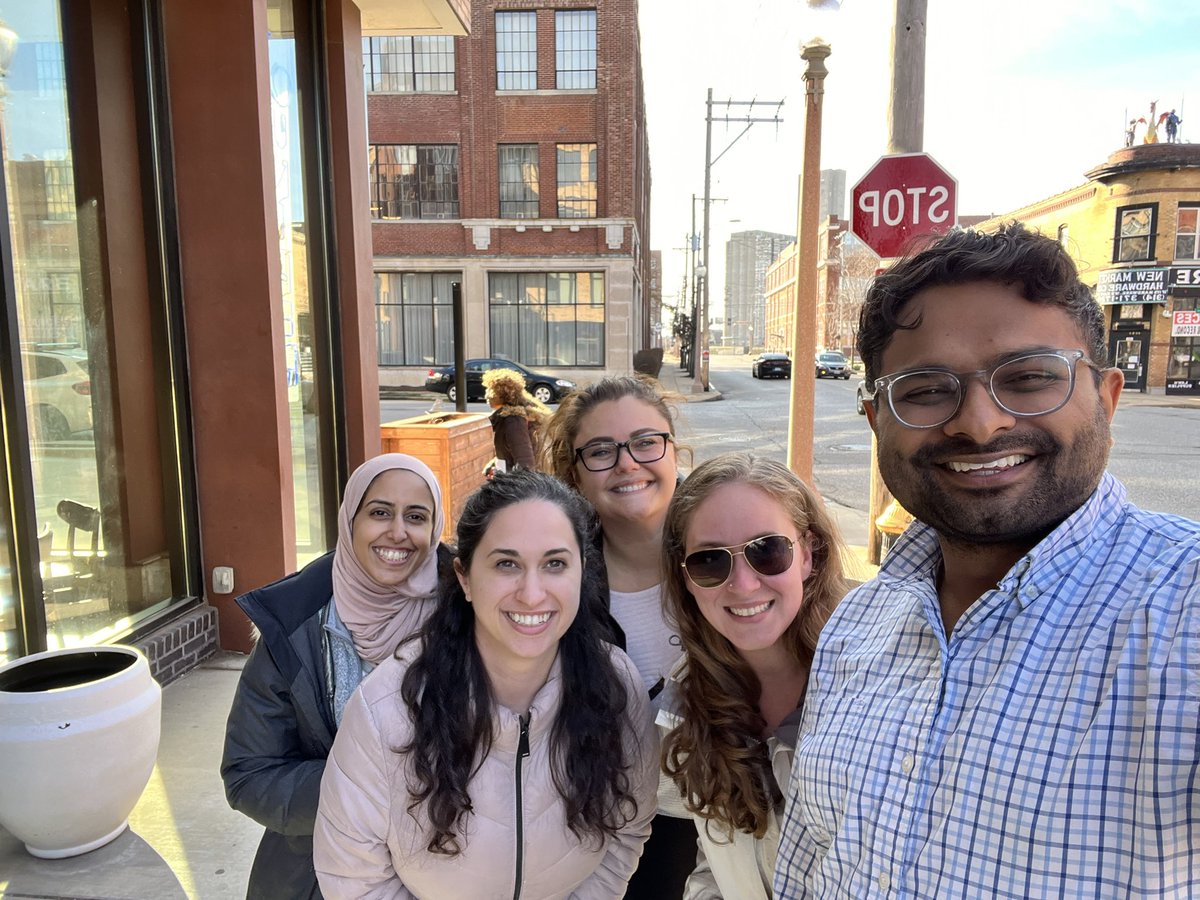 Devu63's tweet photo. Brunch with the best co-fellows!! Missed our good friend @world_of_zen! Hoping we get the crew back together again soon for @WUGastro fellow game night! https://t.co/cVeqyM6sYf