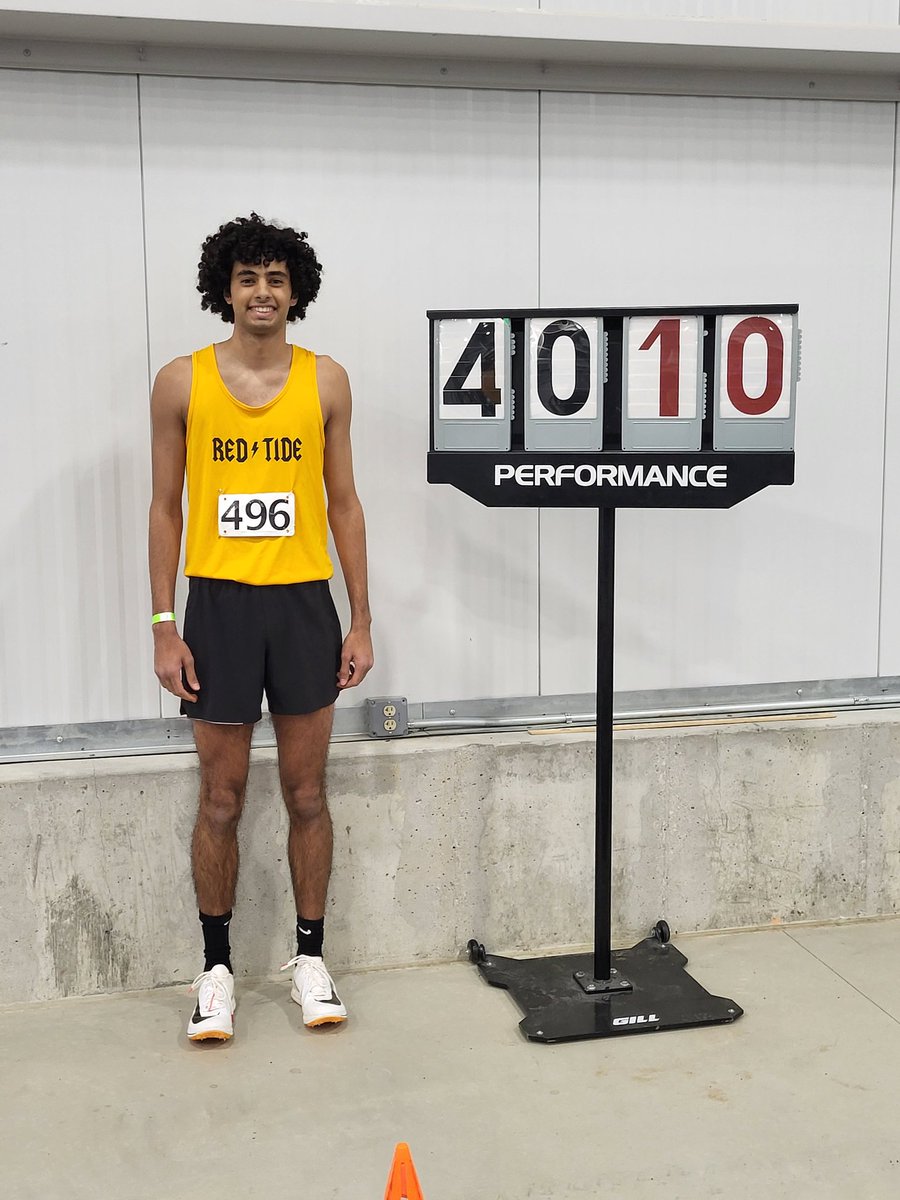 MilfordTandF's tweet photo. London Pavlak is your 2023 MITS Indoor State Champ in the Triple Jump! #HopSkipJump #RedTide #MilfordPride https://t.co/QCmkDO9rc2