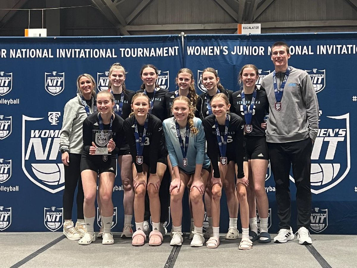 KaydenceHaase's tweet photo. Thank you to my coaches and teammates for a great weekend @ Triple 👑. 3rd place in 15's club. Lots of fun and growth this past weekend. Also, thanks to all the college coaches who took the time to come watch all the amazing talent on display. @VCNebraska @VBallrecruiter https://t.co/jJBVKl7LuZ