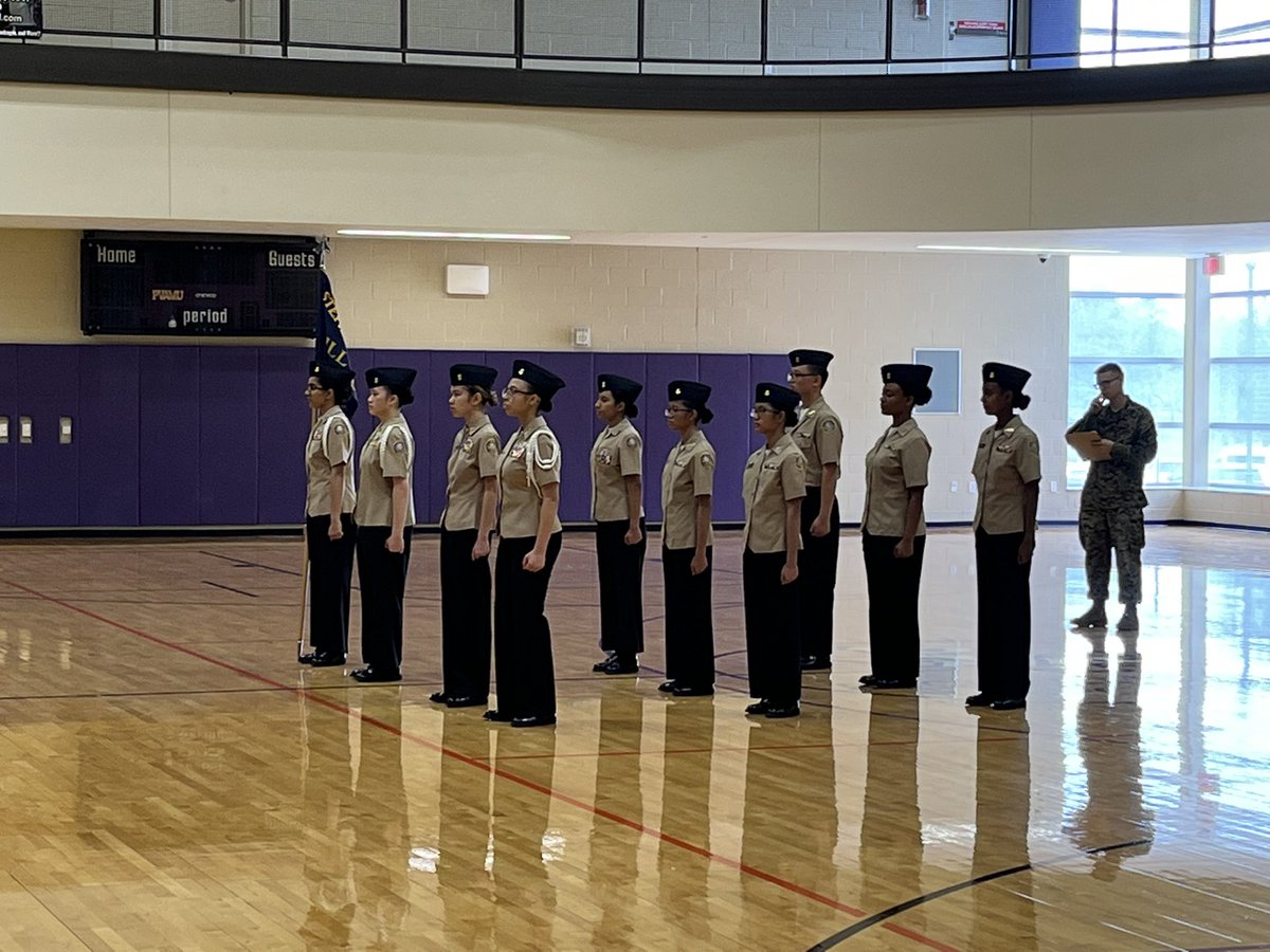 SFAHS_Bulldogs's tweet photo. Congratulations to our cadets for competing today at the state JROTC meet. They did an amazing job in the drills! #exceptionalstudent #ALLIN #BulldogPride โค๏ธ๐ค๐พ https://t.co/ZInACRYfoF