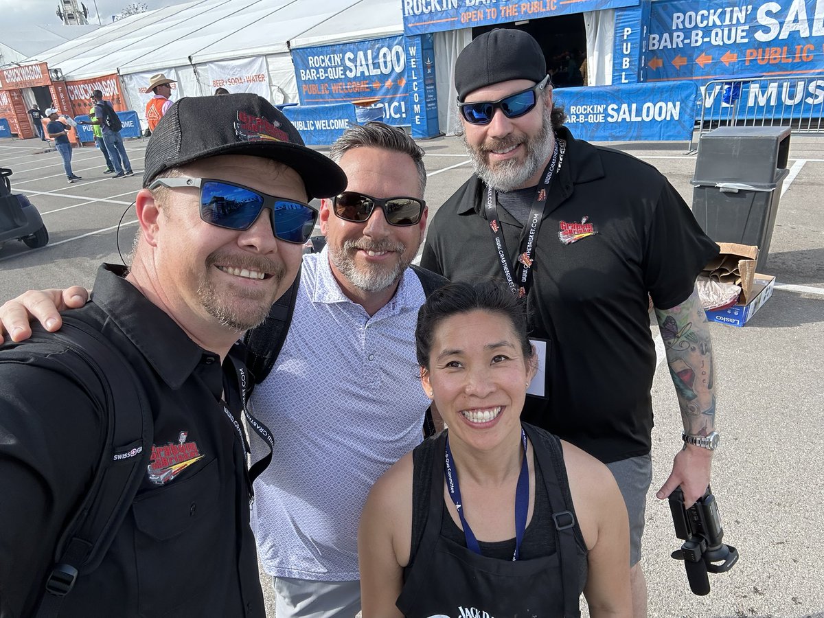 Grabthebrisket's tweet photo. Another great year at Houston BBQ Competition. Huge thanks #qstonbbq for hosting us and being a guest on the show! Another big thanks to #smellaque and #kbsoutdoorkitchen for being guests as well. It’s always awesome to see our favorite guy Kel from @NBBQA and @BBQNewsMagazine! https://t.co/PJwUiYWdWP