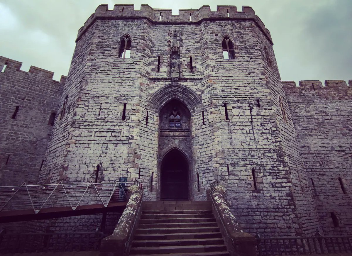 The magnificent King's Gate at Caernarfon Castle. It's not Conwy, but it is spectacular. 
#caernarfon #caernarfoncastle #castle #history #heritage #medieval #fortress #tourguidelife #tourguide #tour #wales #northwales #visitwales