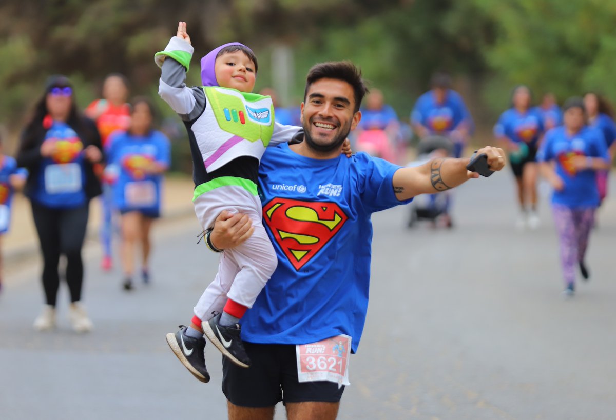 UnicefChile's tweet photo. Junto a más de 1.500 superhéroes despedimos el #verano2023 en la corrida solidaria #HeroesRun de #ViñadelMar 👇 https://t.co/aKMziaWQSz