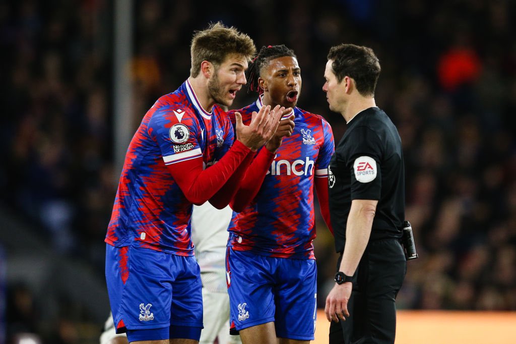 TCPalacePod's tweet photo. Joachim Andersen here channelling the thoughts and emotions of 20k+ south Londoners... 🤬

#CRYLIV #CPFC https://t.co/ftrqClLGBT