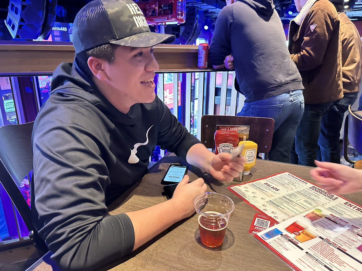 JCashFan4's tweet photo. Well @blakeshelton great time at the #honkeytonk Knoxville for pre 21 now @OleRed for 21 and @AzDucksfan first legal beer order…it’s for Dad he’s not planning to drink. #hellright https://t.co/L5Q36JYAtJ