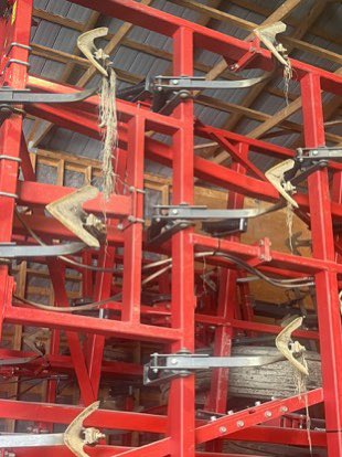 For sale 2017 wil-rich quad X2 60ft  cultivator C shank John deere 9” knock on sweeps 5 bar spike Harrow 
Located near Woodstock ontario $95000 cad retweets appreciated