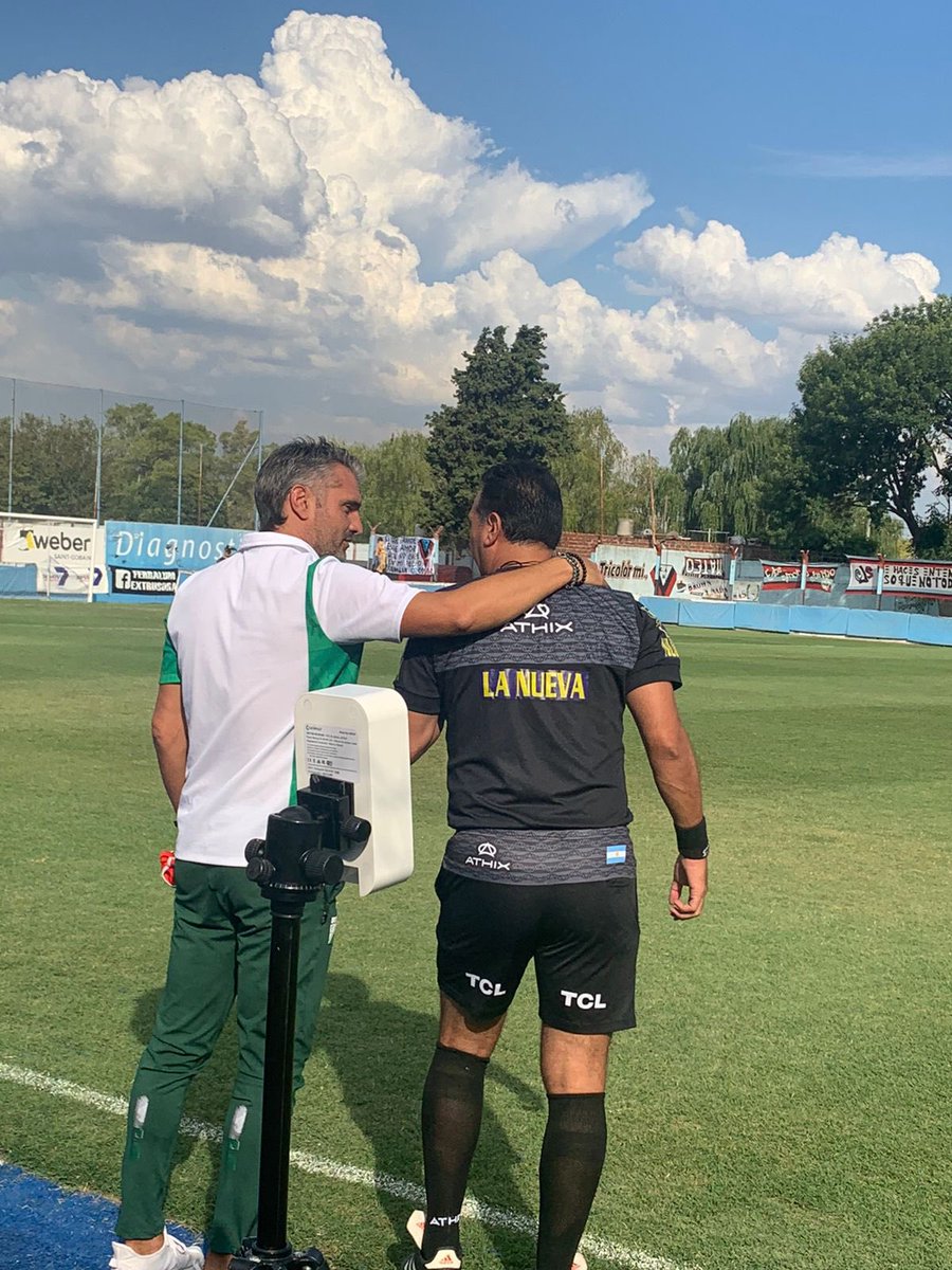 FerroTeve's tweet photo. Final en #Adrogue.

#BrownAdrogue 1 - #Ferro 1 https://t.co/3UdgPVUc7W