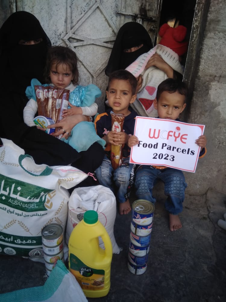 War,famine and poverty,all gathered on the poor Yemeni pp. 
Our campaign 4 Yemen relief continues.We recently distributed relief items,food, drinking water &amp; cash 2 a number of families.
With your support,we can continue 2 help people
gogetfunding.com/emergency-appe…
#femain_in_Yemen