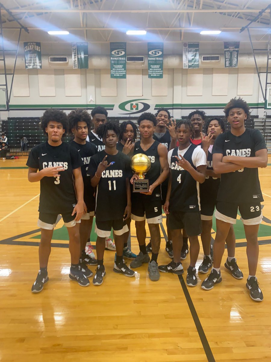 Love y’all boys man, we had a good season🤞🏽 #HURRICANE4L🌀 #brothers4L🖤 <a href="/HHS_Boys_Bball/">HIGHTOWERboysbball</a>