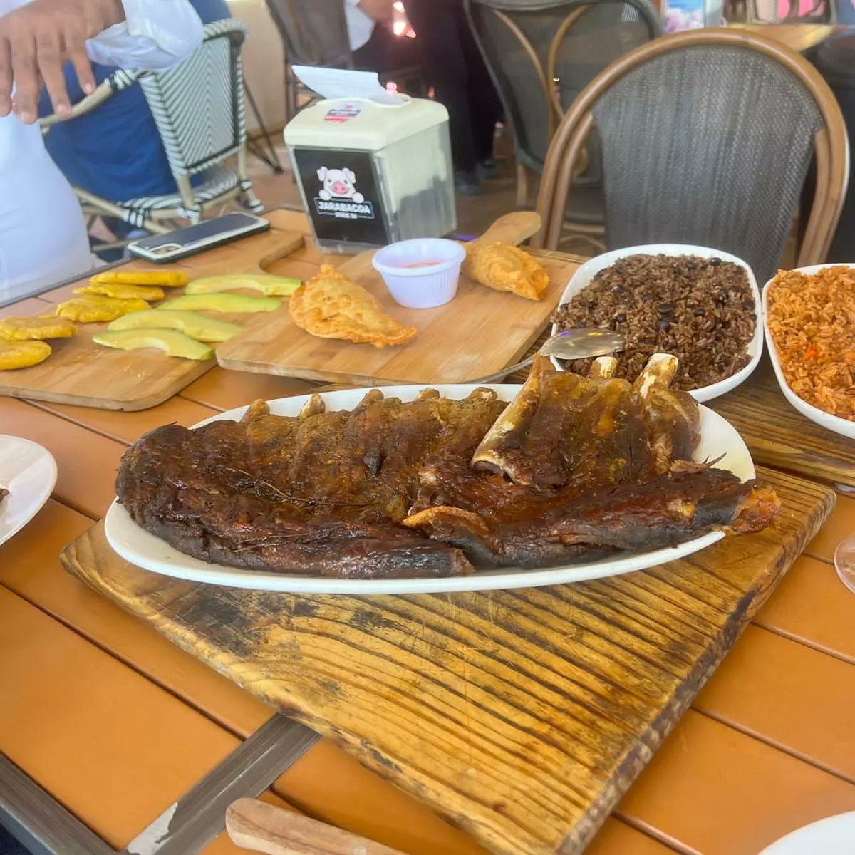 FranklinRod77's tweet photo. visitantes como en casa.
Su comida muy sabrosa, de mucha calidad y a muy buen precio. Como es la frase emblemática de identidad del hermano Micky: #NoHayFallo.
Siempre PUENTE, nunca MURO.
SIEMPRE POSITIVO. DAT https://t.co/XIFlovdDpo
