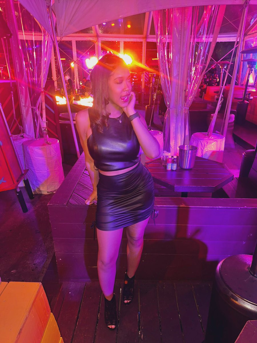 _kenzzy's tweet photo. Having me in your life>>>>> https://t.co/X1CeFnmkQh