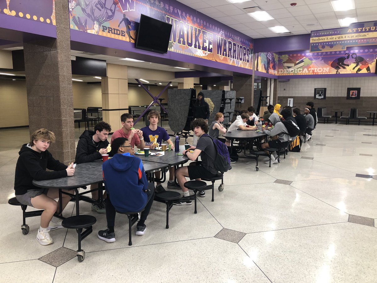 WaukeeBoysTrack's tweet image. Wickets, Relays, and Breakfast = No better recipe for an awesome first Saturday of T&amp;amp;F training! #TrackIsBack #Compete #Team23 #TRIBE