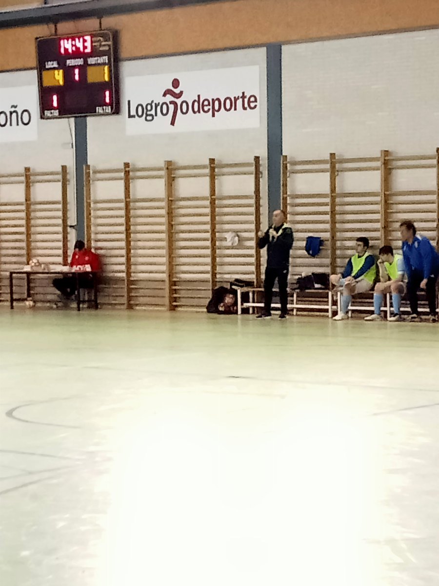 DIVISIÓN DE HONOR

¡VICTORIA BRUTAL💙!
<a href="/CDValleDelEbro/">C.D. Valle del Ebro</a> 7-2 <a href="/cdpinseque/">𝘾𝙇𝙐𝘽 𝘿𝙀𝙋𝙊𝙍𝙏𝙄𝙑𝙊 𝙋𝙄𝙉𝙎𝙀𝙌𝙐𝙀</a>
 
⚽⚽⚽ PÉREZ 
⚽⚽ Bili 
⚽⚽ <a href="/Ivansg101/">Ivan Solana</a> 

📸 Foto de familia <a href="/Ivansg101/">Ivan Solana</a> 
📸 <a href="/ICaubilla/">Ignacio L.Caubilla</a> realizó las funciones de entrenador debido a la sanción de <a href="/GARRISHON/">EL GARRI PA TI</a> 

#CDVE