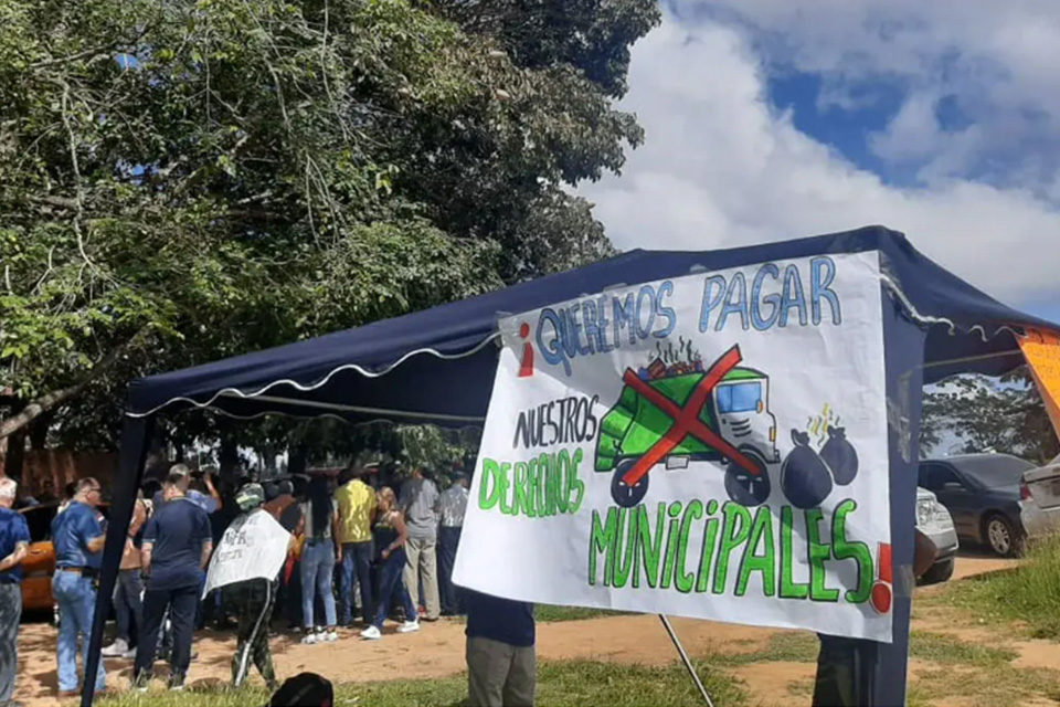 DiarioTalCual's tweet photo. Altas tarifas de aseo urbano amenazan con llevar al cierre temporal a empresas turísticas #TalCual #ClaroyRaspao #ElFantasmaFospuca https://t.co/xZD8JAuqPg https://t.co/CzzRxwrfCa