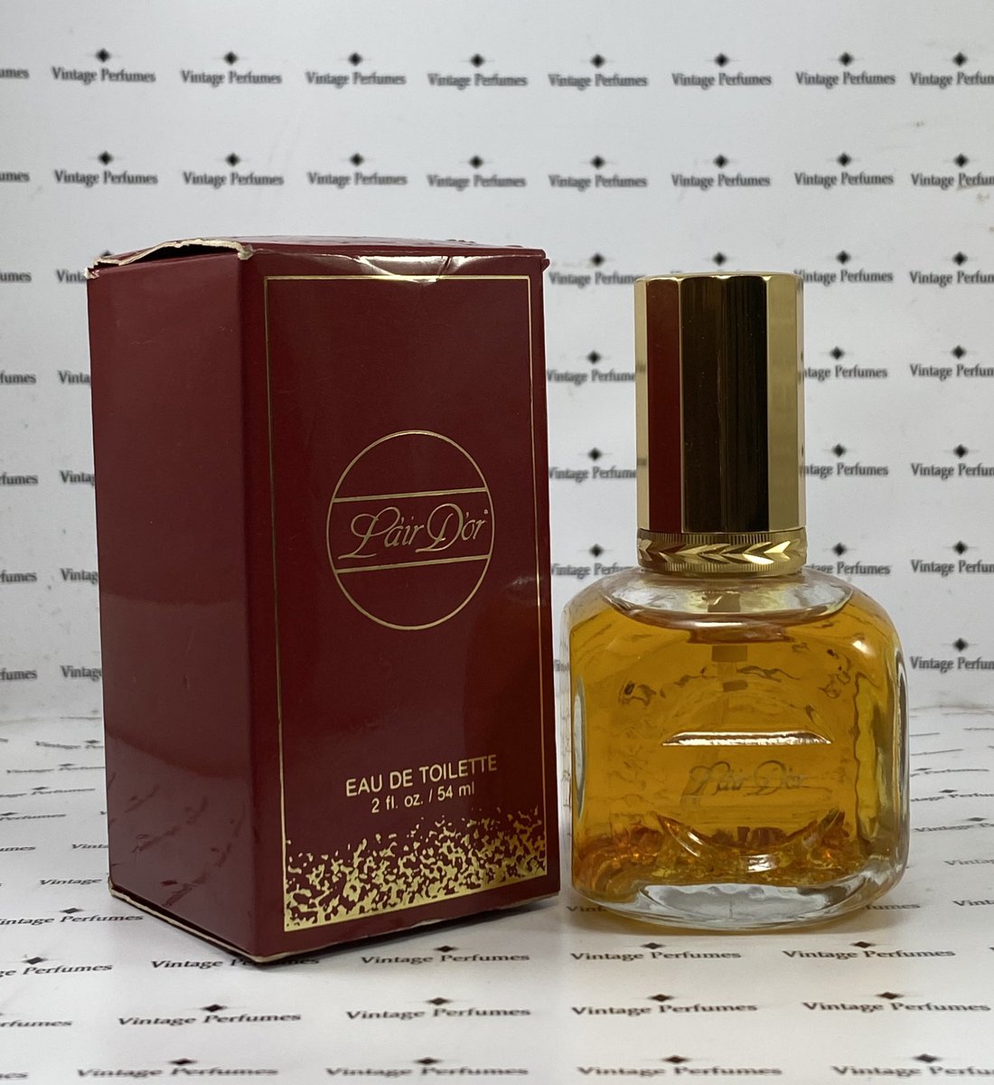 vinperfumes's tweet photo. للعطر لغة خاصة تربك القلب أحياناً 🍃

L'AIR D'OR-1984
(For women)

#رابطة_عشاق_العطور #عطور_قديمة #عطور_نادرة #عطور_غوتشي #جل_ساندر #جل_ساندر_سينت #غوتشي_نوبل #عطر_روما #vintage_perfumes #vinperfumes #vintageperfumes https://t.co/uNE9BHujE7