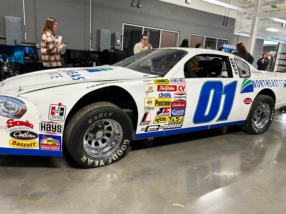 Amy Roebke tweet media