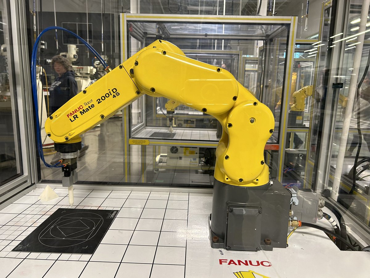 Amy Roebke tweet media