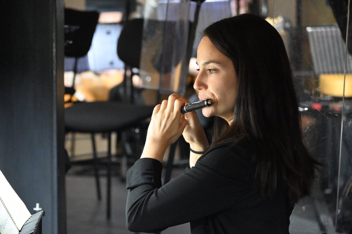 OFIL_Orquesta's tweet photo. 🎼 Y así termina “Pan y toros”. Dos funciones a teatro completo con las que nos despedimos, hasta la próxima, de Barbieri y de la maestra Virginia Martínez. Un nuevo foso de zarzuela, en esta ocasión compartido con la @OrquestaLP . Enhorabuena a todo el equipo. @culturaoviedo https://t.co/QvqxDpFkmA