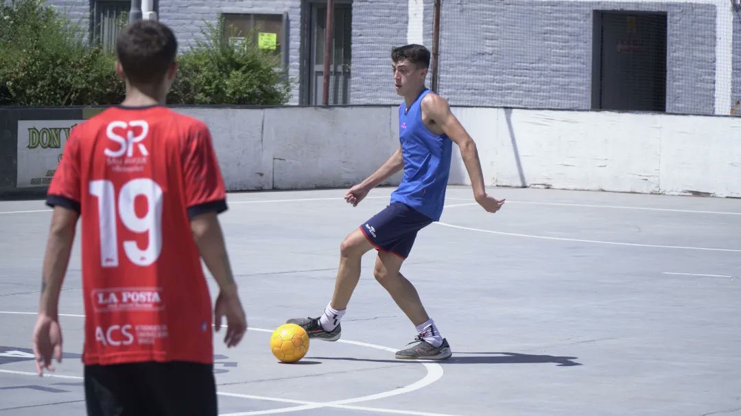 atscfutsal's tweet photo. #Inferiores #C20Azul 

📷 Te dejamos imágenes del amistoso de los dirigidos por Facundo Tejada frente Alianza Guaymallén. 

#SomosTalleres 
#SomosFamilia https://t.co/mzCUKan0jU