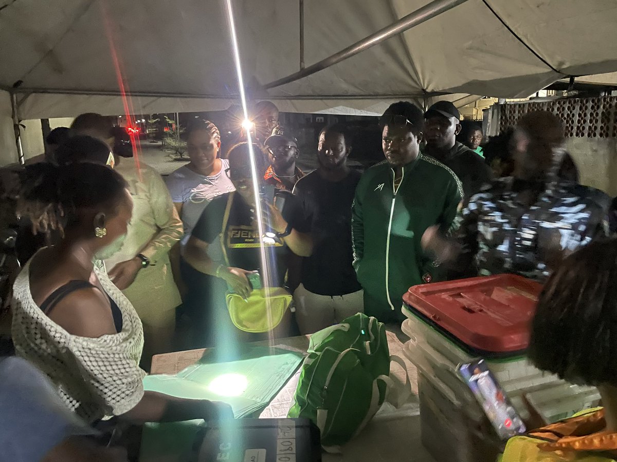 mrmacaronii's tweet image. 25-02-2023, 11:14pm. Results have been successfully uploaded in my PU!!! 
Kudos to the officers!! 
Massive respect to everyone who came out to vote!! 
May The will of the people Prevail. 
For a Better Nigeria!!! ✊🏿🇳🇬