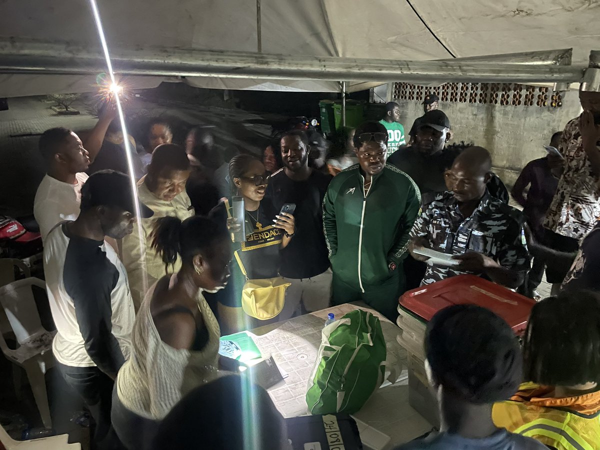 mrmacaronii's tweet image. 25-02-2023, 11:14pm. Results have been successfully uploaded in my PU!!! 
Kudos to the officers!! 
Massive respect to everyone who came out to vote!! 
May The will of the people Prevail. 
For a Better Nigeria!!! ✊🏿🇳🇬