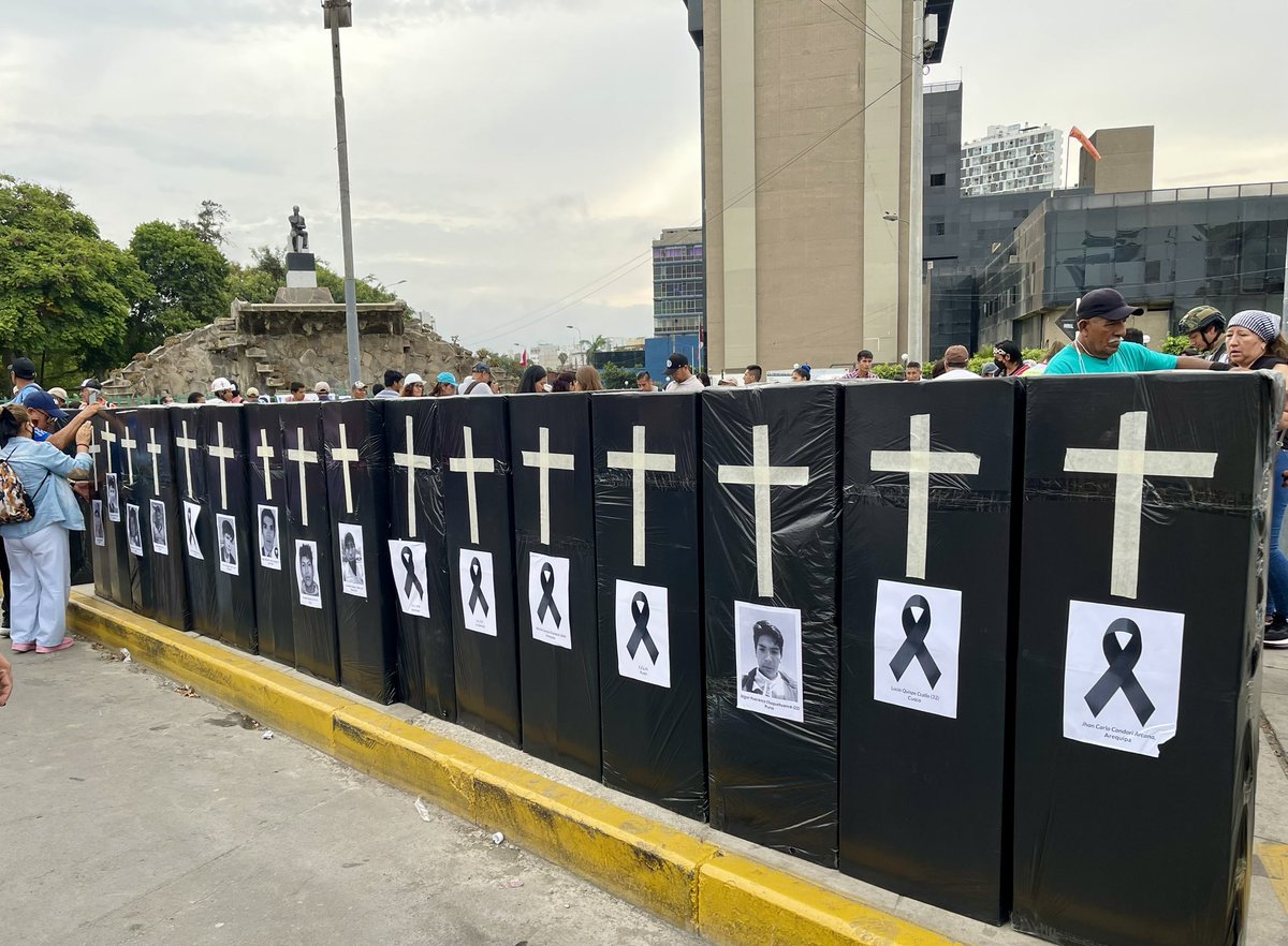 drantonioquispe's tweet image. “#25F : Tantos asesinatos extrajudiciales jamás serán olvidados!”

Una nueva manifestación pacífica ha sido convocada hoy en #CampoDeMarte y como #Brigadistas nos hemos activado para proteger a quienes ejercen su derecho constitucional a la protesta!

#SOSPeru
#NiOlvidoNiPerdón