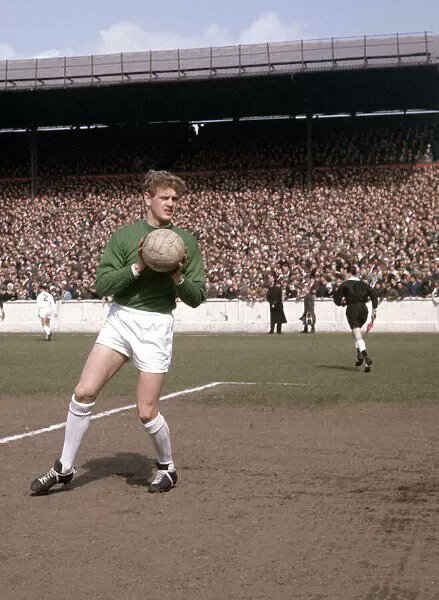 robertmdaws's tweet photo. #GarySprake @LUFC at Elland Road April 1965 #LUFC https://t.co/AvS1KOUvaV