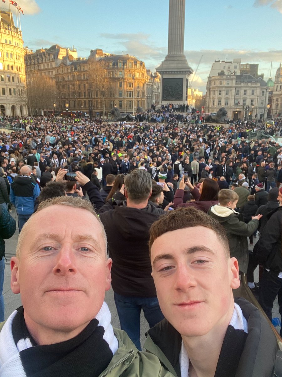 pazzawatson's tweet photo. Great first day in the smoke can’t wait for tomorrow 😎⚪️⚫️ https://t.co/pHf591vOWk