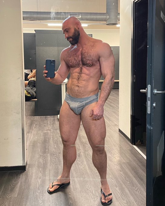 May I be your Gym Buddy? 💪🏼 https://t.co/ev5rfOzajx