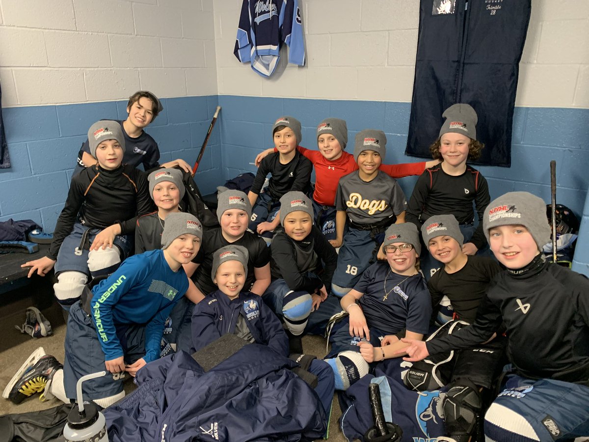 wolves_jersey's tweet photo. Wolves Squirts headed to NJYHL 12U A American Championships tomorrow 2/26 11:15 at Woodbridge Community Center! Let's come on out to support them! LGW! #njyhl  #teamwork #championship #youthhockey #hockey #squirts https://t.co/7ATZ6t3Pcl