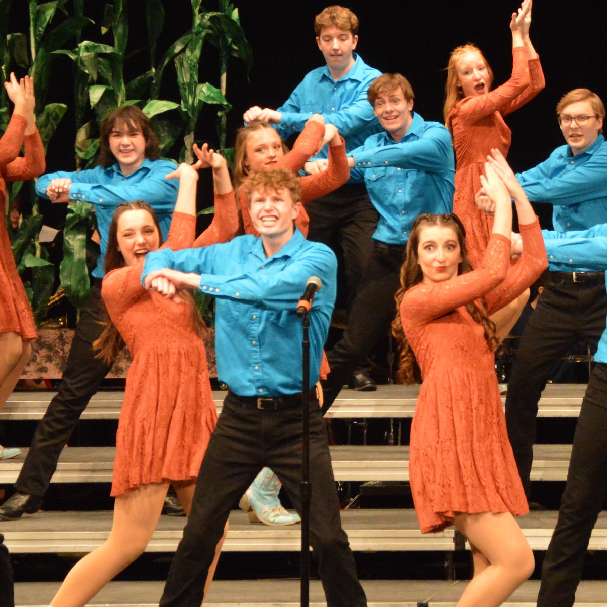 UrbShowChoir's tweet photo. Ain't no party like a...STUDIO 2023 party! 

Y'all were swingin' at #SOTR23!🧵 https://t.co/0oP18ISW0X