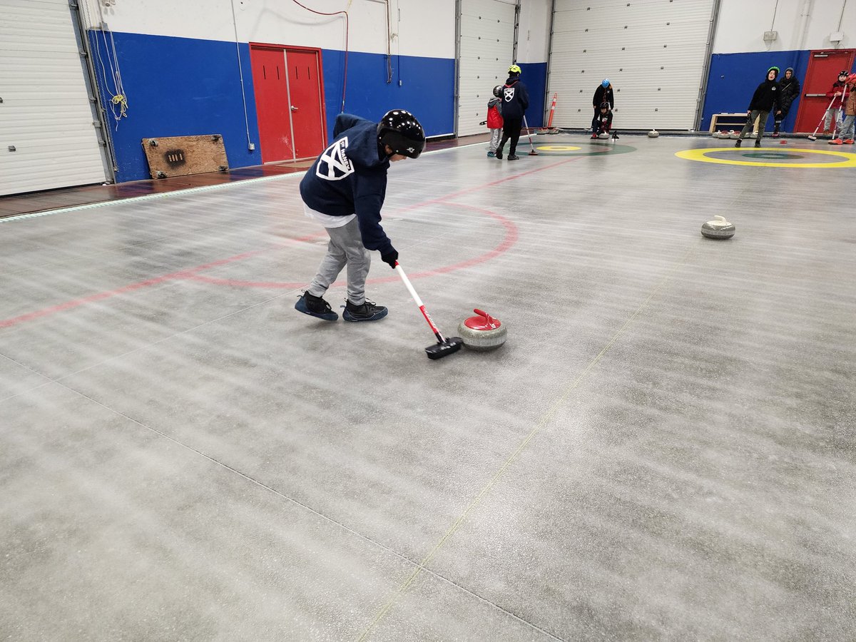 1stHaney's tweet image. Troop held a #learntocurl event 🥌They tried throwing some rocks, sweeping, and played a couple ends! @scoutscanada @GEWCRocks #scouts #scoutsdostuff #curling #mapleridge