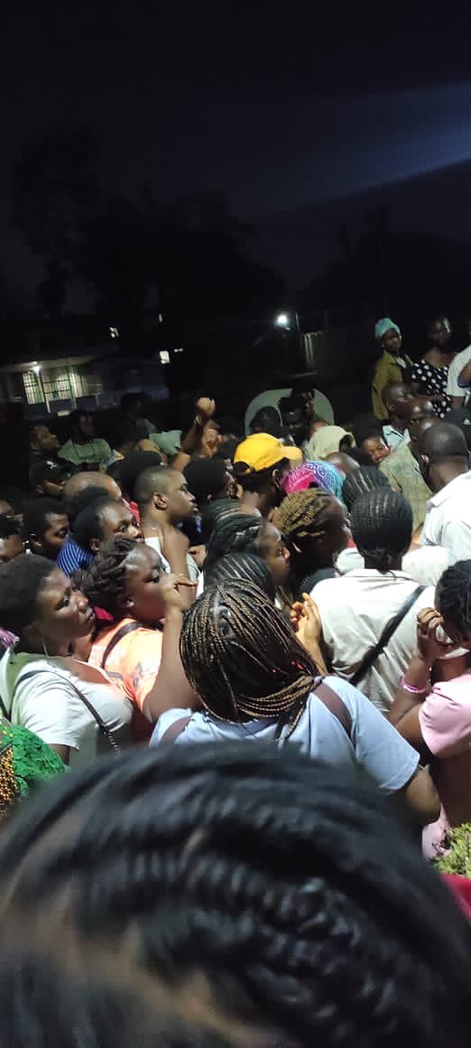 Austin_ice1's tweet photo. @mrmacaroni We are still voting here at Enugu Federal School of Dental polling unit 026/027. The @inecnigeria  messed everything but we are determined to see it to the end! It’s so called here, we brought food, water and still doing accreditation and voting https://t.co/ZavzmhbUQO
