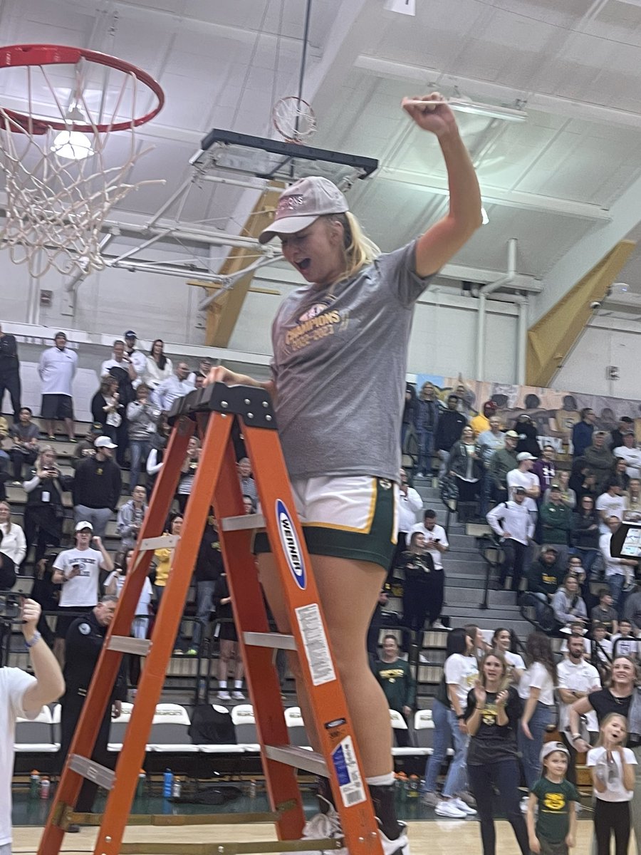 PAC_Athletics's tweet photo. That championship feeling…

#pachoops #d3hoops @SVC_Bearcats https://t.co/H797DxrGZD