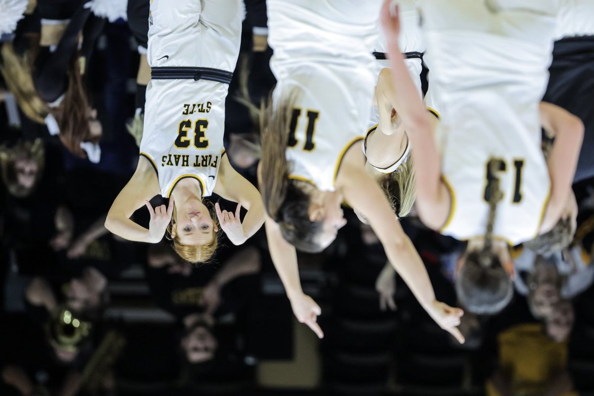 Some will say it’s photoshopped, Lopes Up! #GoLopers