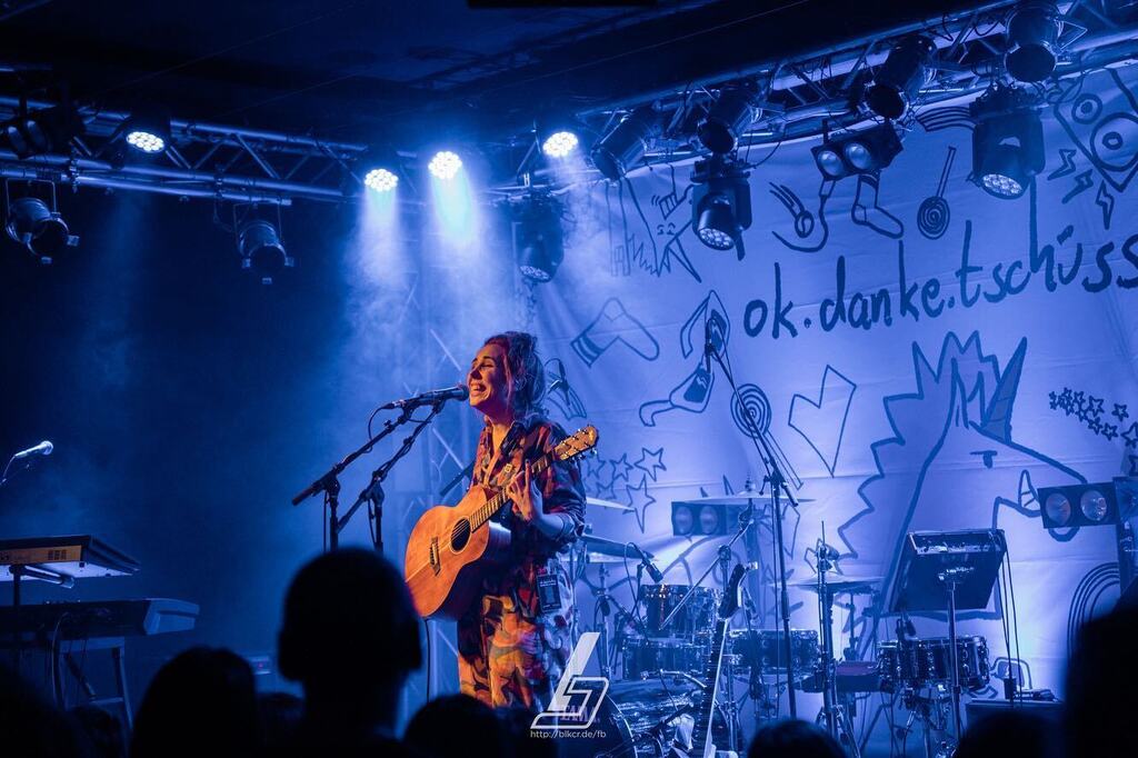 BlackChester's tweet photo. New on Insta: Joules the Fox - Frannz, Berlin #joulesthefox #frannz #berlin #musicphotography #concertphotography #sonya7riv https://t.co/ATHKG5V41X https://t.co/RV5Joq7HPS