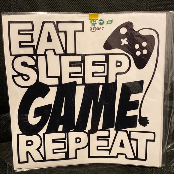 lupehgxh's tweet photo. So good I had to share! Check out all the items I'm loving on @Poshmarkapp #poshmark #fashion #style #shopmycloset #jjsmith #sourceunknown #xbox: https://t.co/aOLN6LMTTe https://t.co/oie4SYbTnf